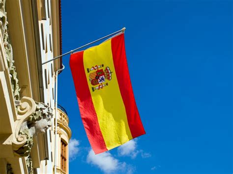 New Treaty of Friendship between Portugal and Spain.